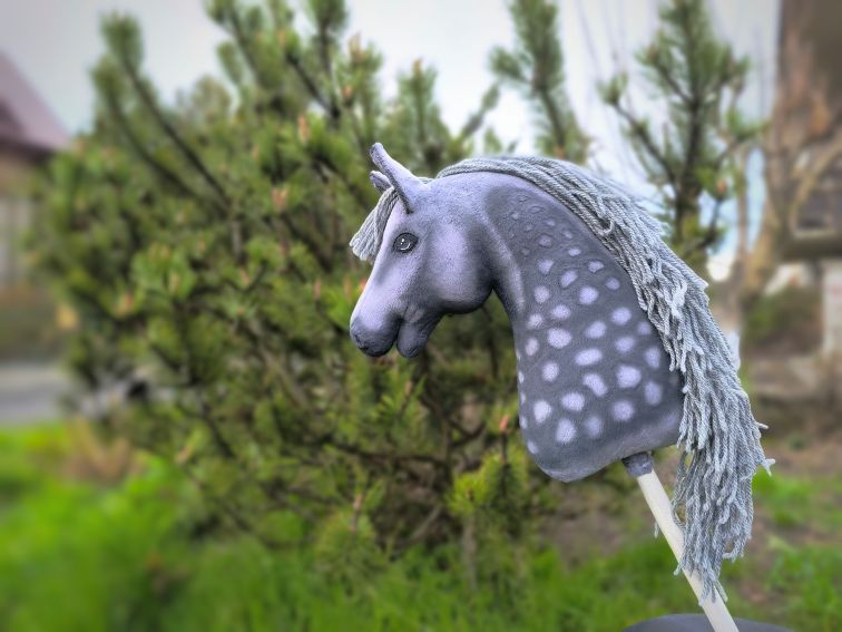 Hobby horse jabłkowity realistyczny