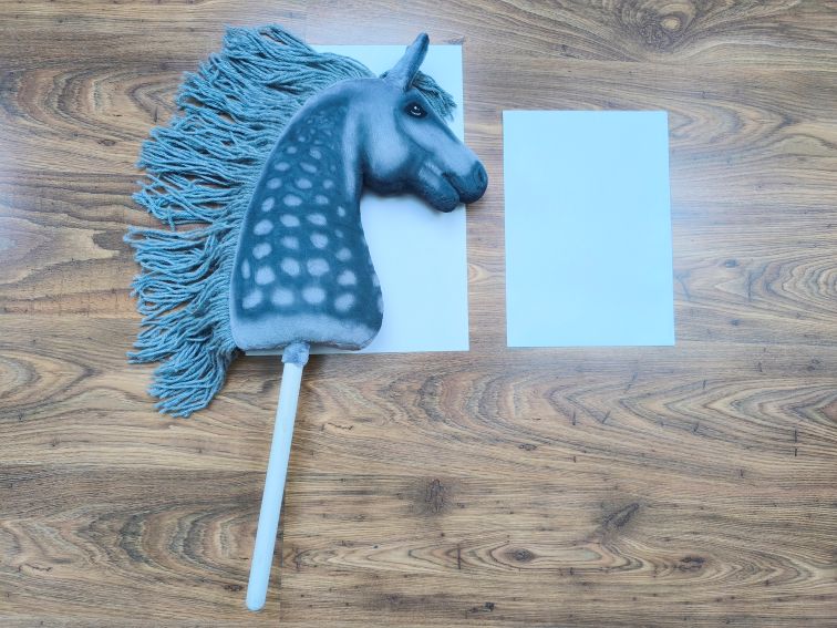 Hobby horse jabłkowity realistyczny
