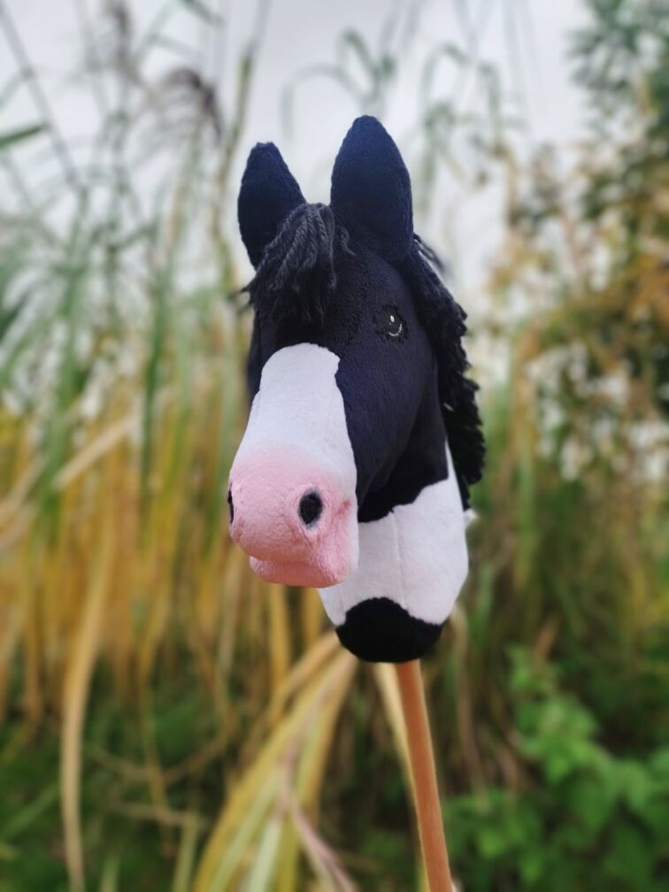 Hobby horse srokaty tobiano realistyczny a4