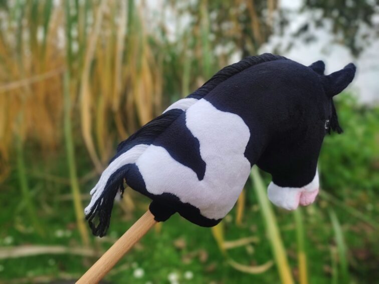 Hobby horse srokaty tobiano realistyczny a4