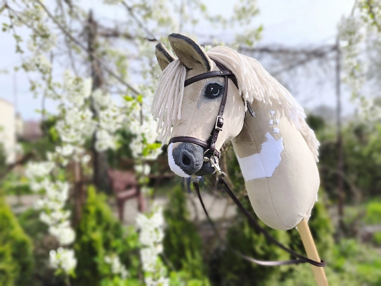 Hobby horse izabelowaty realistyczny konik na kiju A3 OGŁOWIE