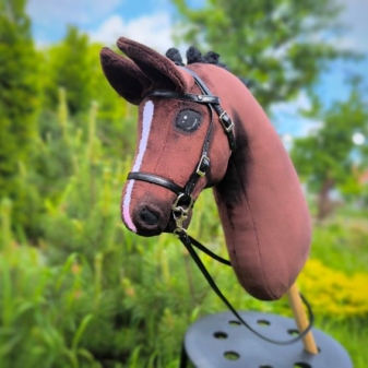 Hobby horse gniady realistyczny konik na kiju A3