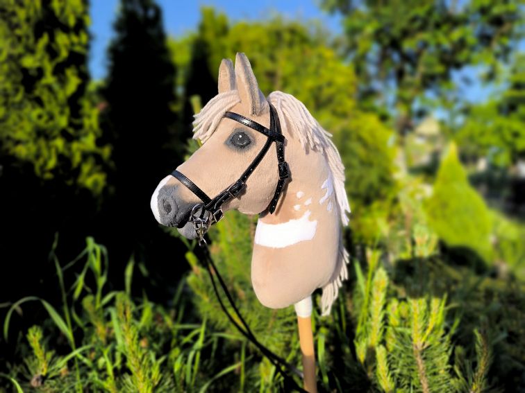 Hobby horse izabelowaty realistyczny konik na kiju A4