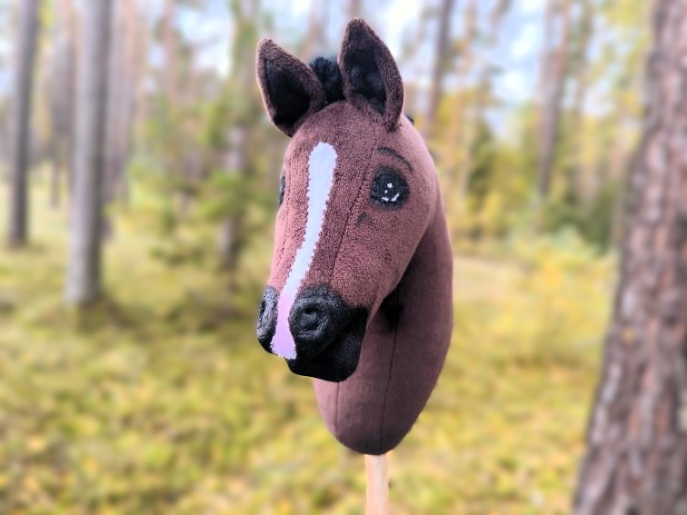 Hobby horse gniady realistyczny konik na kiju A4